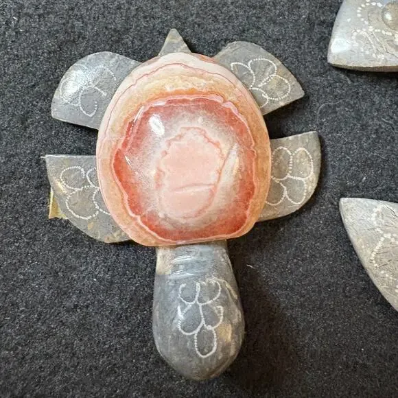 Two Hand Carved Agate/Jasper Turtles - 4" & 2" - Excellent - Picture 4 of 4